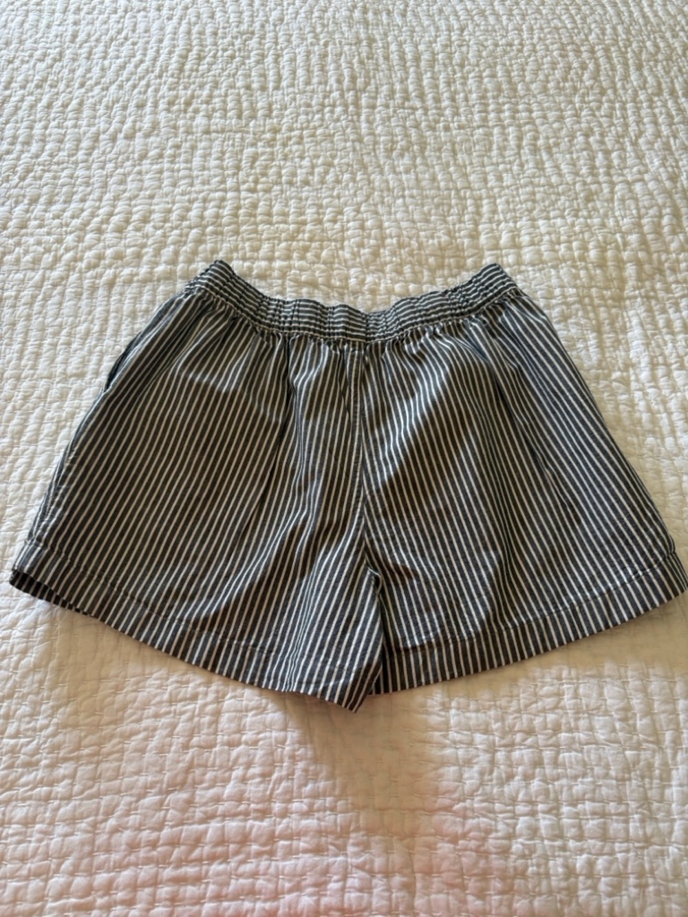 Uniqlo Striped Black/Blue and White Women's Cotton Elastic-Waist Shorts EUC M - Picture 5 of 8